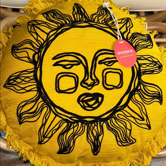 Jungalow 16”’Round Sun Pillow - Picture 1 of 6